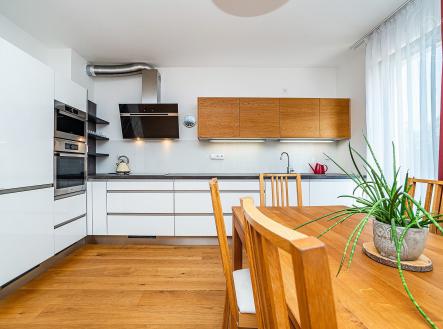 Pronájem bytu, 3+kk, 89 m²