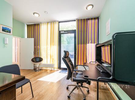 Prodej obchodní prostor, 86 m²