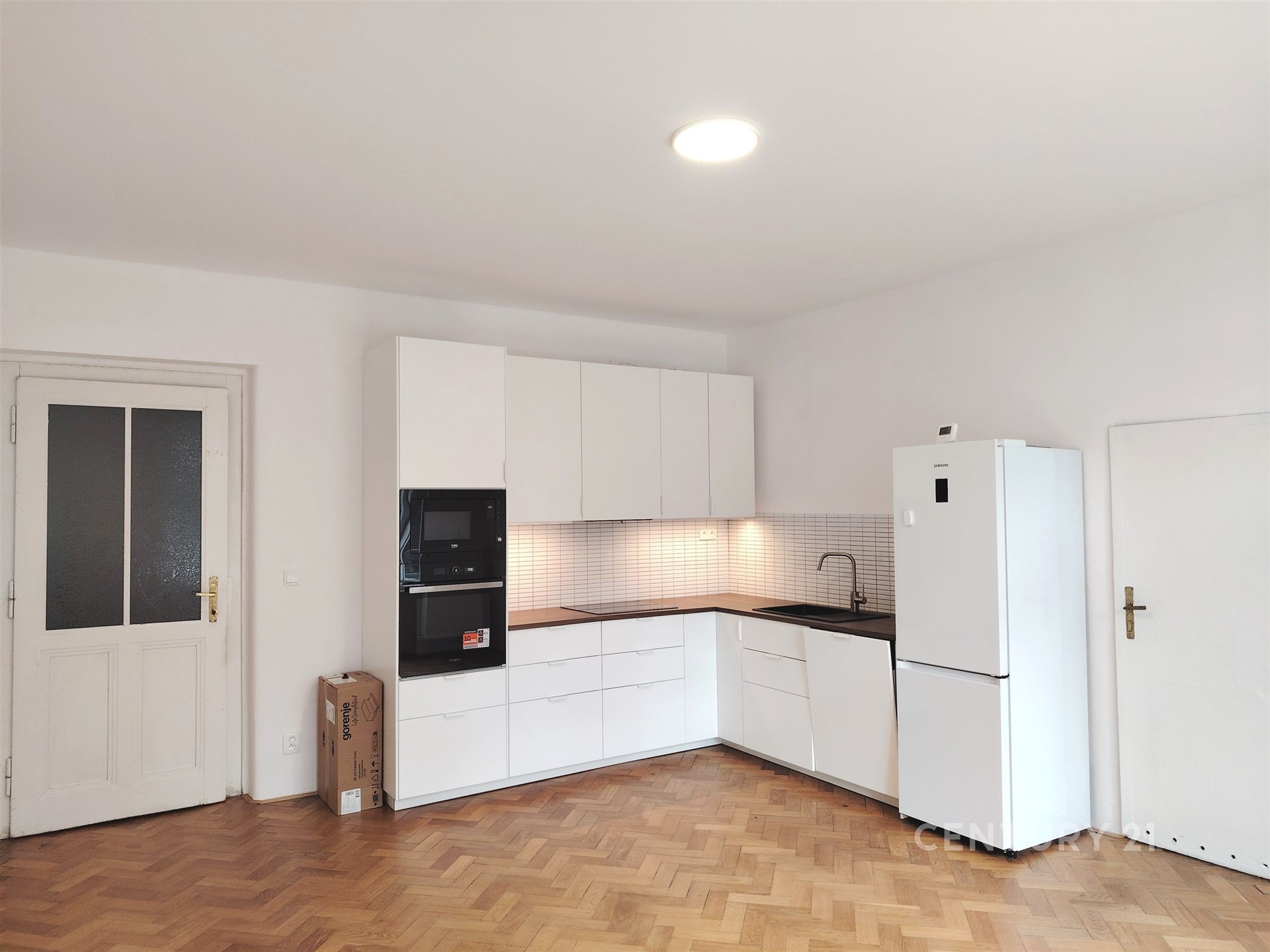 Nová kuchyňská linka, Jaselská, Praha - Dejvice