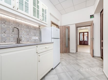 Prodej kanceláře, 68 m²