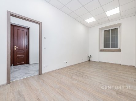 Prodej kanceláře, 68 m²