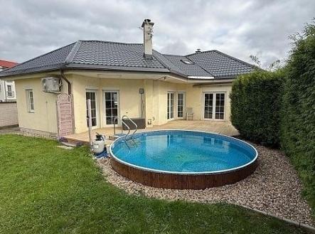 Pronájem domu/vily, 145 m² obrázek