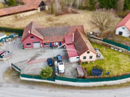 Prodej rodinného domu 6+kk s autodílnou – Šimanov, 9 km od Jihlavy