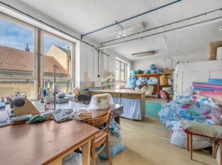 Prodej komerčního objektu, průmyslový areál, 1 098 m²