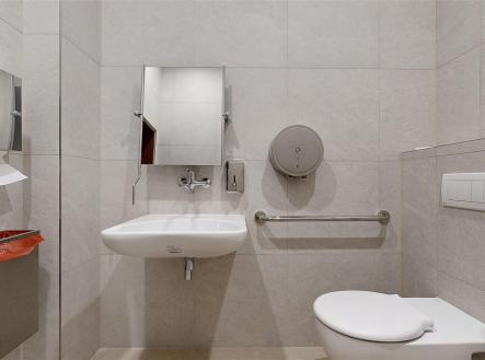 Pronájem kanceláře, 200 m²