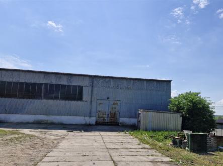 Pronájem skladovací prostor, 500 m²