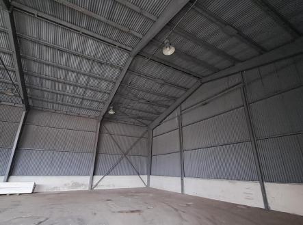 Pronájem skladovací prostor, 500 m²