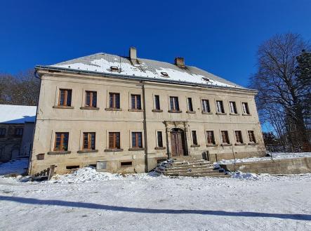 Prodej nájemního domu, 1 570 m²