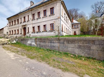 Prodej nájemního domu, 1 570 m²