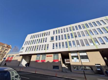 Pronájem kanceláře, 272 m²