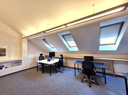 Pronájem kanceláře, 63 m²
