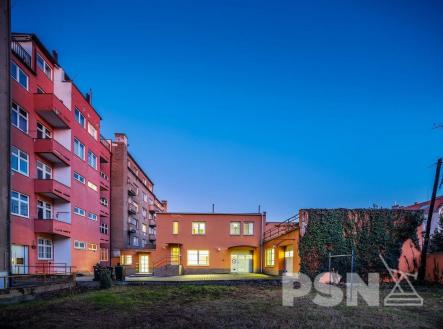 Pronájem kanceláře, 220 m²