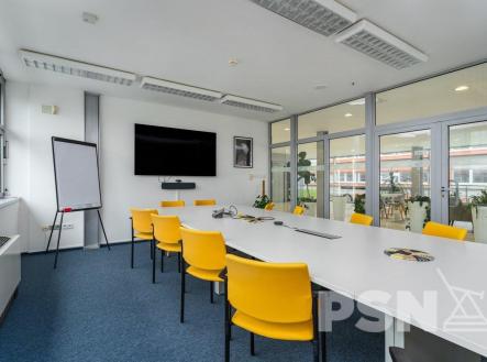 Pronájem kanceláře, 450 m²