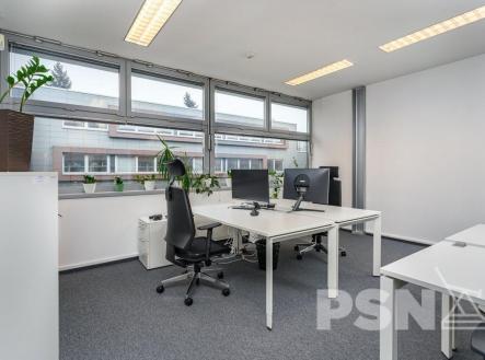 Pronájem kanceláře, 450 m²
