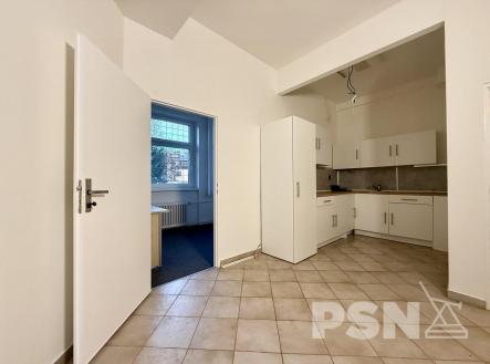 Pronájem kanceláře, 76 m²