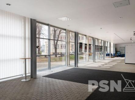 Pronájem komerčního objektu, jiný, 413 m²