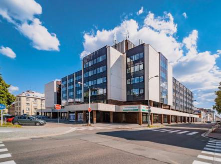 Pronájem kanceláře, 300 m²
