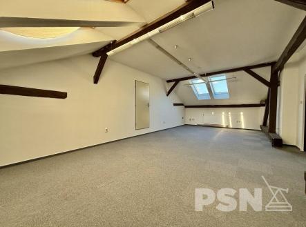 Pronájem kanceláře, 67 m²