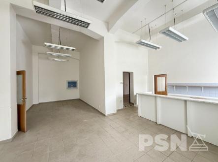 Pronájem komerčního objektu, sklad, 678 m²