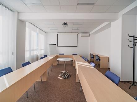 Pronájem kanceláře, 260 m²