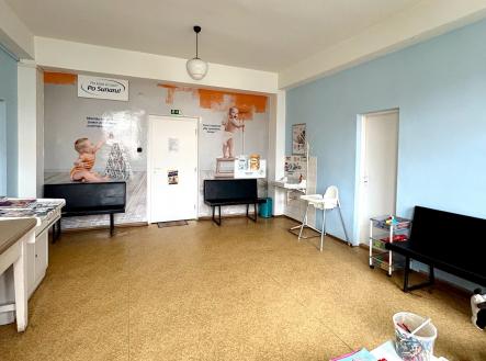 Pronájem komerčního objektu, jiný, 76 m²