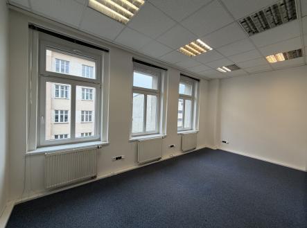 Pronájem kanceláře, 209 m²