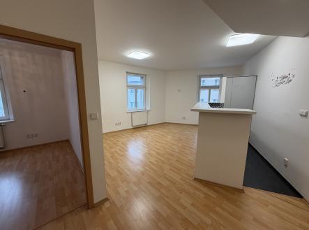 Pronájem kanceláře, 68 m²