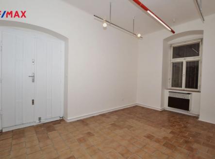 Pronájem - obchodní prostor, 57 m²