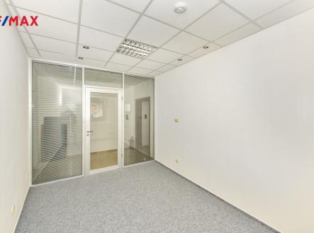 Pronájem - kanceláře, 83 m²