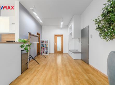 Prodej - kanceláře, 65 m²