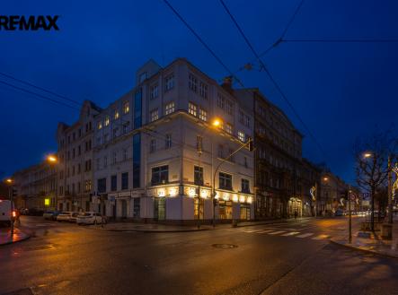 Pronájem obchodní prostory, 210 m²