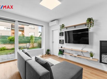 Pronájem bytu, 1+kk, 104 m²