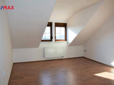 Pronájem bytu, 1+kk, 35 m²