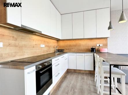 Pronájem bytu, 1+kk, 39 m²