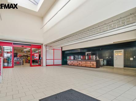 Pronájem obchodní prostor, 181 m²