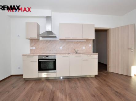 Pronájem bytu, 1+kk, 42 m²