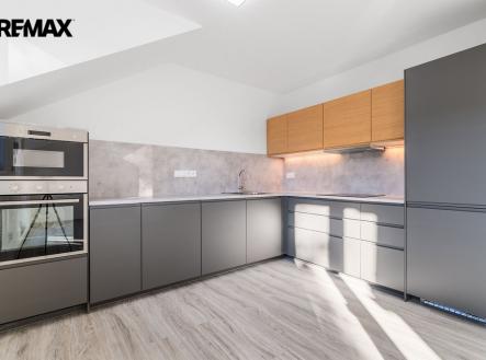 Pronájem bytu, 4+kk, 80 m²