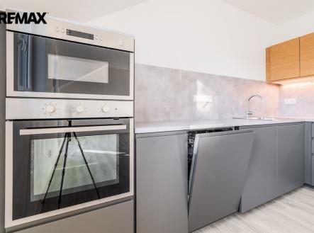 Pronájem bytu, 4+kk, 80 m²