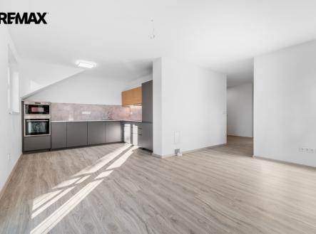 Pronájem bytu, 4+kk, 80 m²