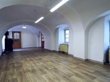 Pronájem - obchodní prostor, 80 m²