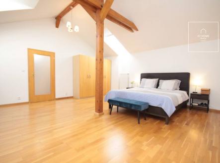 Pronájem bytu, 4+kk, 170 m²