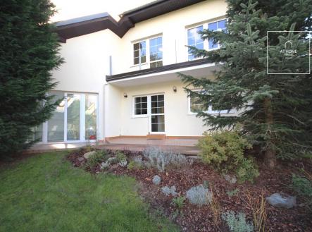 Pronájem domu/vily, 280 m²