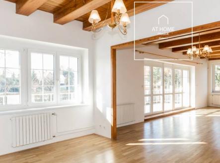 Pronájem domu/vily, 350 m²