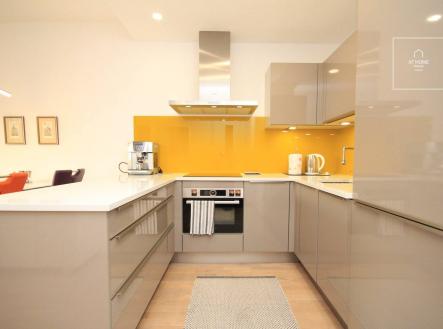 Prodej bytu, 3+kk, 77 m²