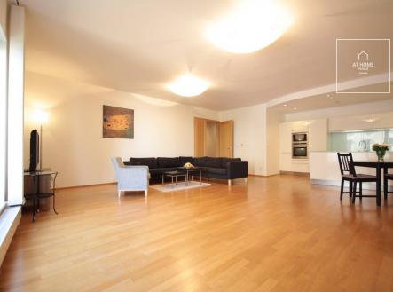 Pronájem bytu, 4+kk, 130 m²