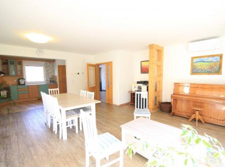 Pronájem domu/vily, 165 m²