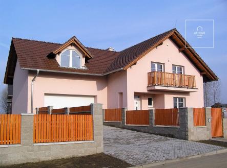 Pronájem domu/vily, 200 m²