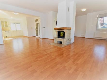 Pronájem domu/vily, 200 m²