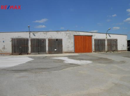 Pronájem výrobní prostor, 2 100 m²