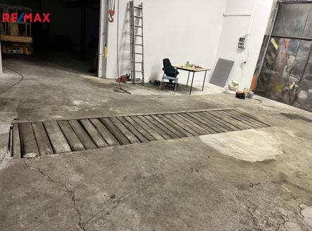 Pronájem výrobní prostor, 250 m²